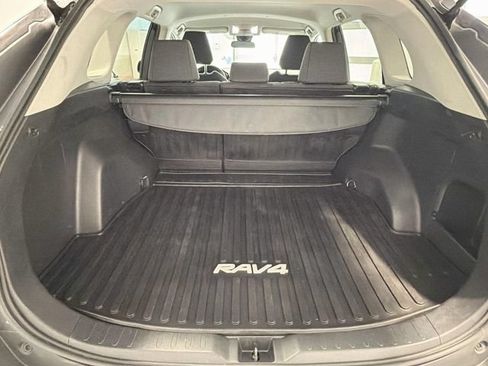Certified 2022 Toyota RAV4 LE AWD/4WD image 20