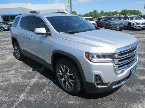 Certified 2020 GMC Acadia SLE w/ Driver Convenience Package FWD image 7