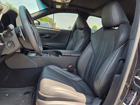 Used 2023 Lexus ES 350 F Sport w/ Accessory Package (Z2) FWD image 9