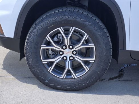 New 2026 GMC Acadia AT4 w/ Luxury Package image 8