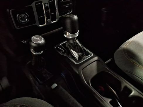 Used 2026 Jeep Wrangler Unlimited Sahara AWD/4WD image 16