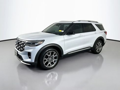Used 2025 Ford Explorer Platinum w/ Ultimate Package RWD image 3