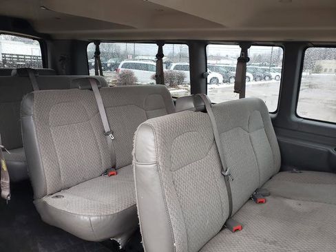 Used 2017 Chevrolet Express 3500 LT w/ LT Preferred Equipment Group image 13