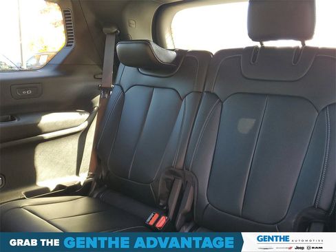 Certified 2024 Jeep Grand Cherokee L Limited image 27