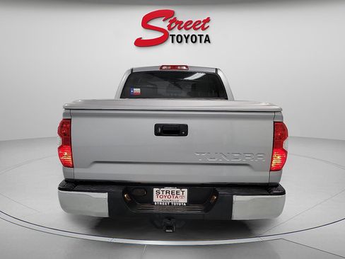 Certified 2017 Toyota Tundra Limited RWD image 3