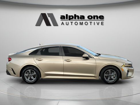 Used 2022 Kia K5 LXS FWD image 6