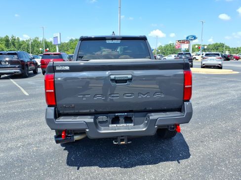 Used 2024 Toyota Tacoma TRD Off-Road AWD/4WD image 4