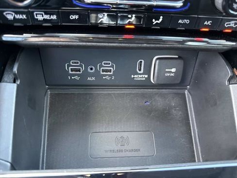 Used 2023 Jeep Grand Cherokee Limited w/ Luxury Tech Group II AWD/4WD image 28