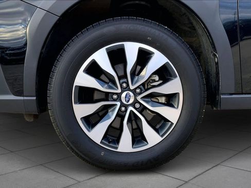 Used 2023 Subaru Outback Limited image 11