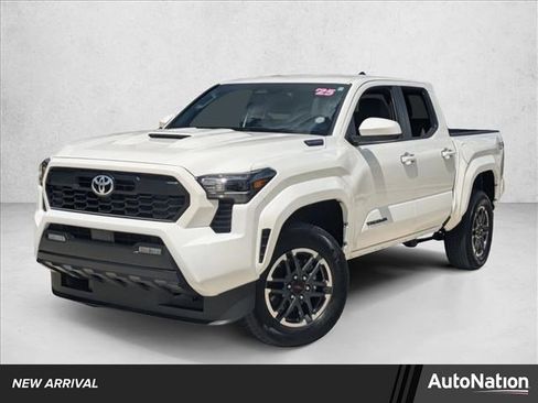 Used 2025 Toyota Tacoma TRD Sport AWD/4WD image 1