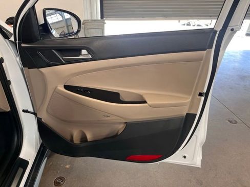 Used 2017 Hyundai Tucson Limited w/ Limited Ultimate Package 03 image 12