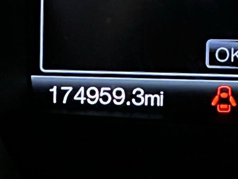 Used 2017 Ford Fusion SE w/ Fusion SE Technology Package image 11