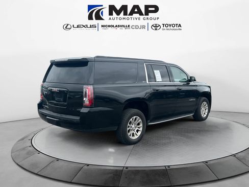 Used 2019 GMC Yukon XL SLT image 5