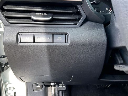 Used 2025 Nissan Altima 2.5 SV FWD image 32