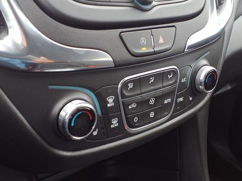 Used 2024 Chevrolet Equinox LT AWD/4WD image 10