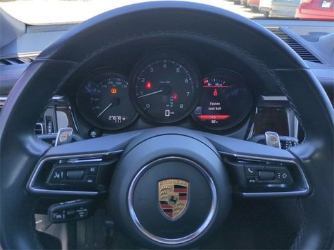 Used 2023 Porsche Macan image 32