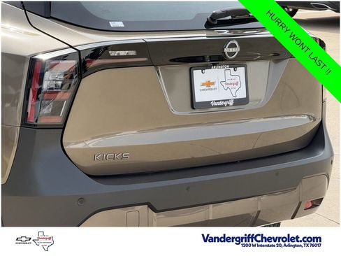 Used 2025 Nissan Kicks S FWD image 6