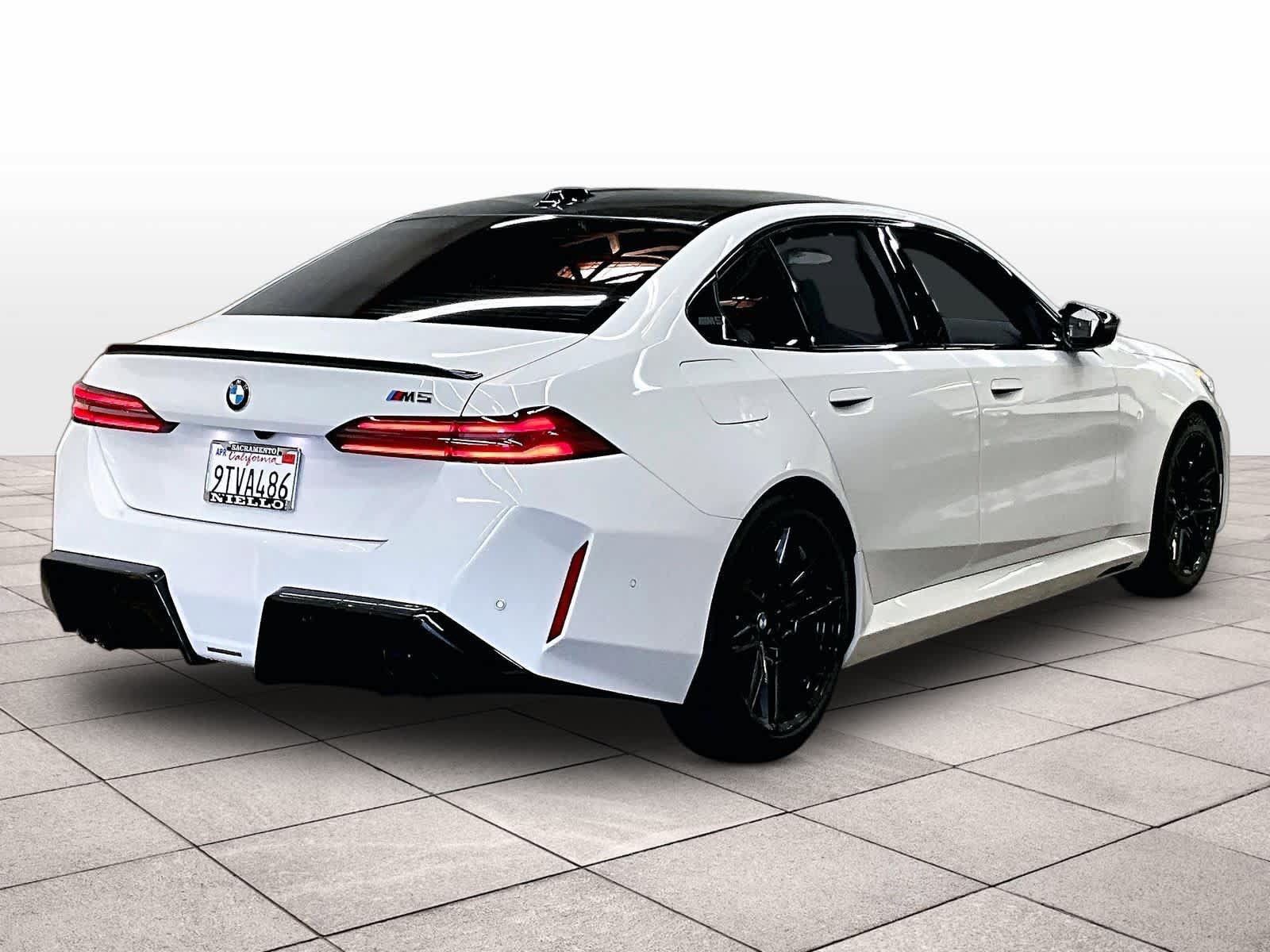 Used 2025 BMW M5 w/ Carbon Package AWD/4WD image 17