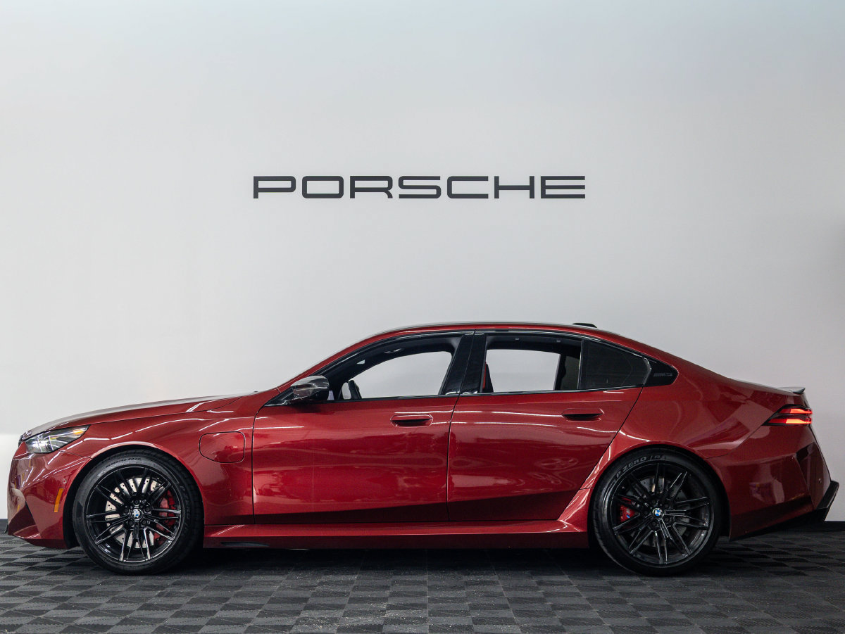 Used 2025 BMW M5 w/ Carbon Package AWD/4WD image 2