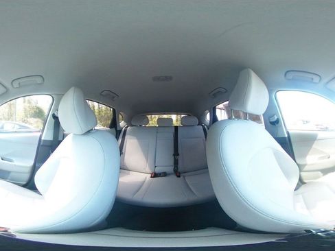 Used 2025 Hyundai Kona SEL image 42