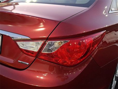 Used 2012 Hyundai Sonata Limited w/ Navigation Pkg image 16