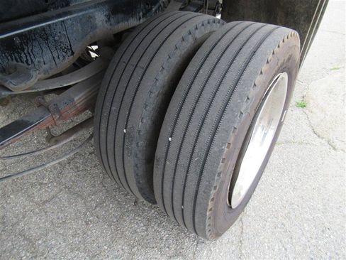 Used 2017 Ford F550 2WD Regular Cab Super Duty image 24