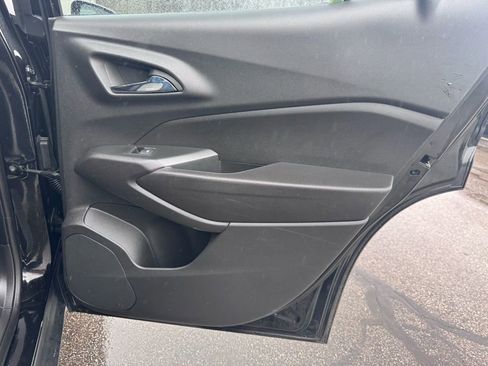 Used 2025 Chevrolet Trax LS image 24