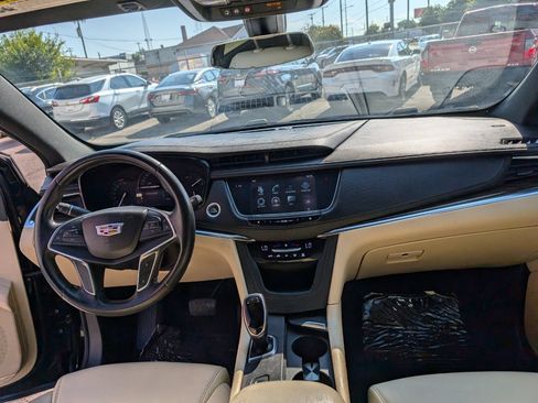 Used 2017 Cadillac XT5 FWD image 14