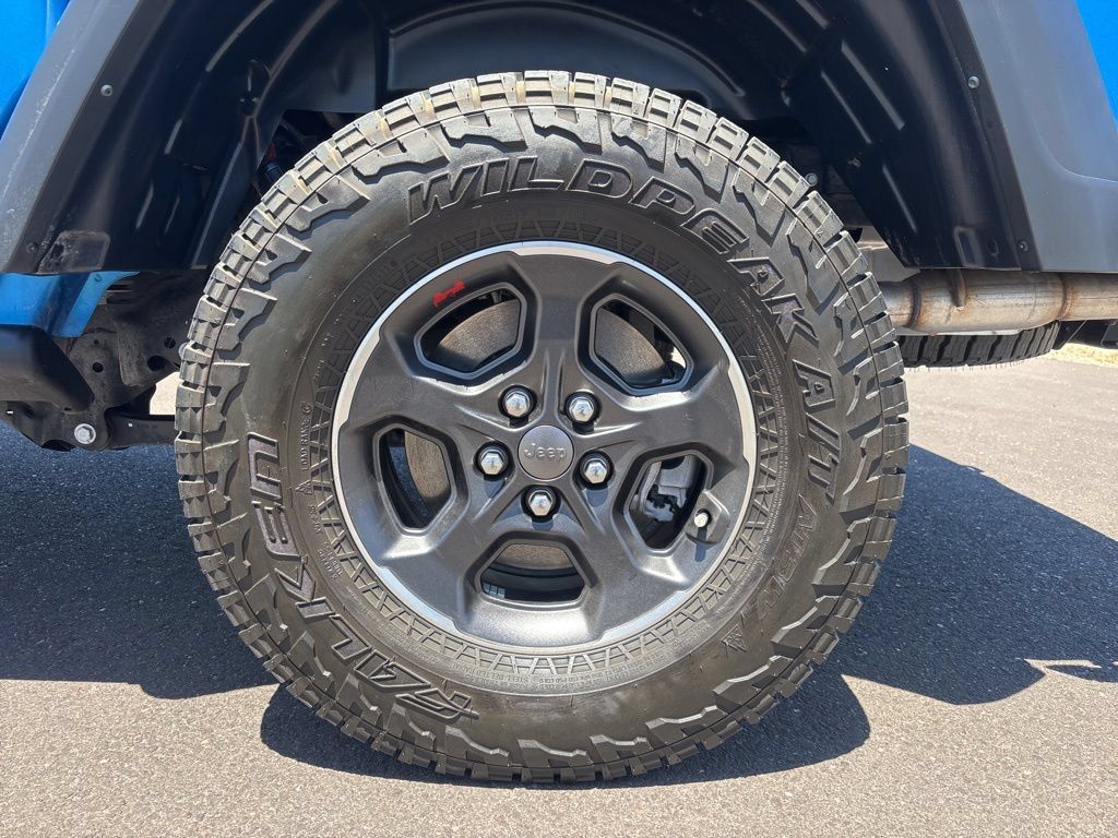 Used 2023 Jeep Gladiator Rubicon w/ LED Lighting Group AWD/4WD image 26