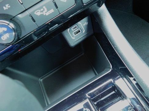 New 2026 Jeep Compass Limited image 30