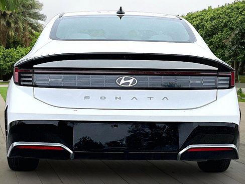 Used 2025 Hyundai Sonata SEL FWD image 3