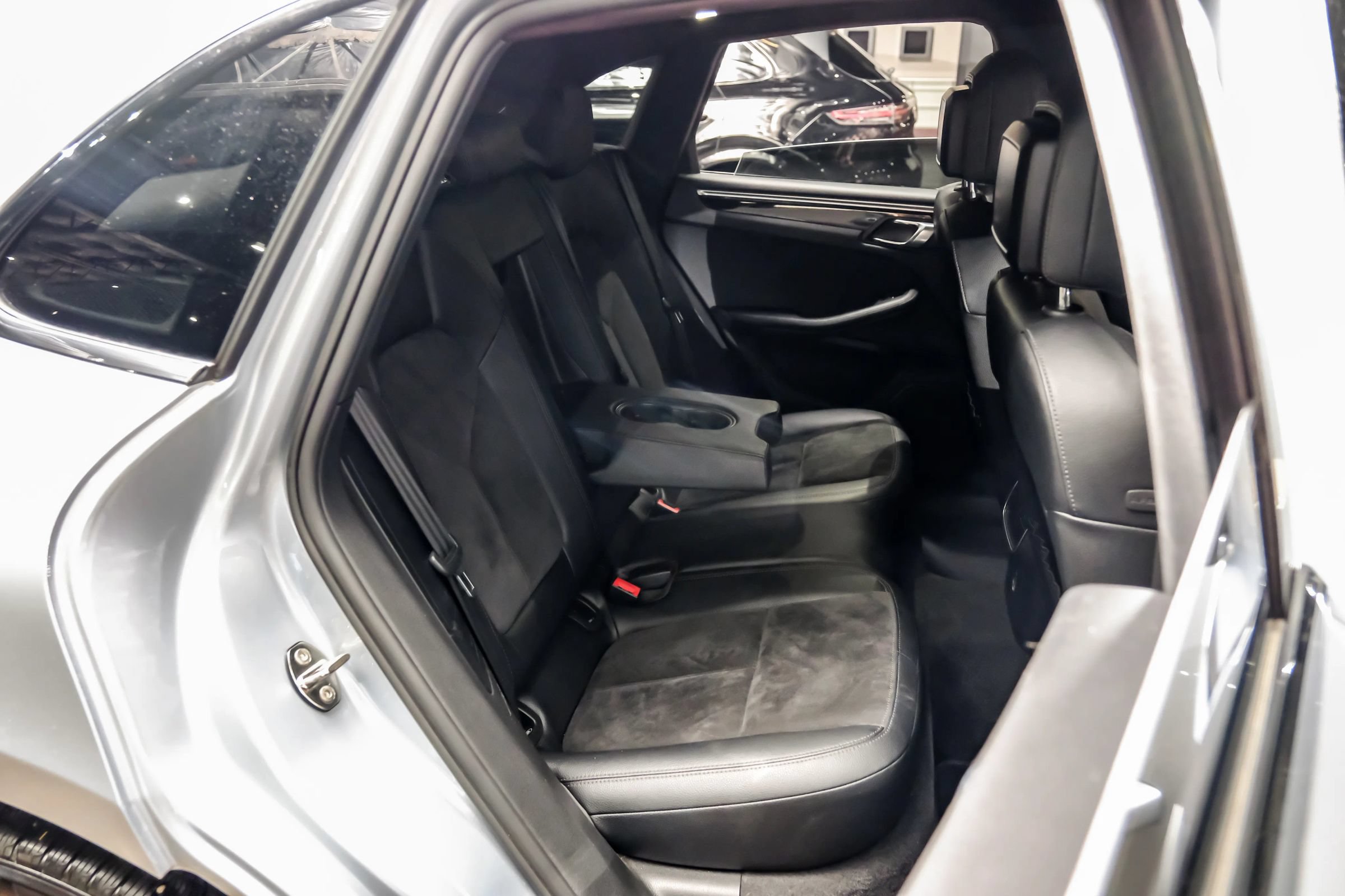Used 2017 Porsche Macan S AWD/4WD image 35