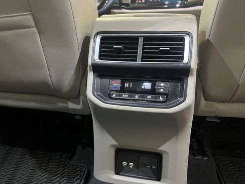 Certified 2025 Volkswagen Atlas SEL image 28