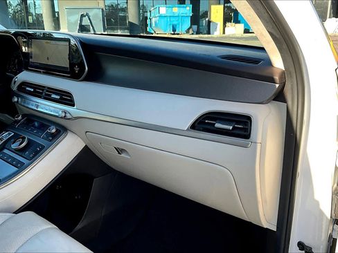 Used 2020 Hyundai Palisade Limited image 18