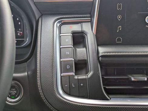 Used 2023 GMC Yukon SLT image 25