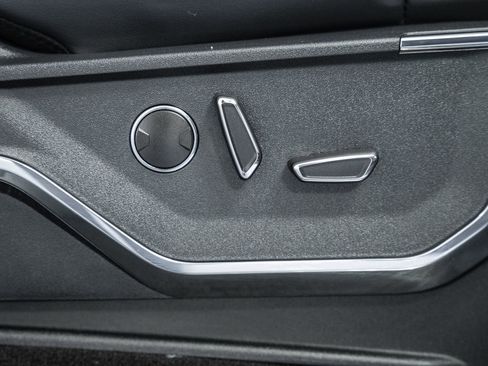 Used 2023 Ford F150 Platinum w/ Max Trailer Tow Package image 49