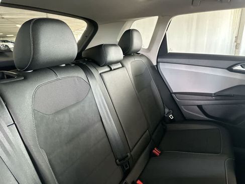 Certified 2023 Volkswagen Taos SE w/ Panoramic Sunroof Package FWD image 26