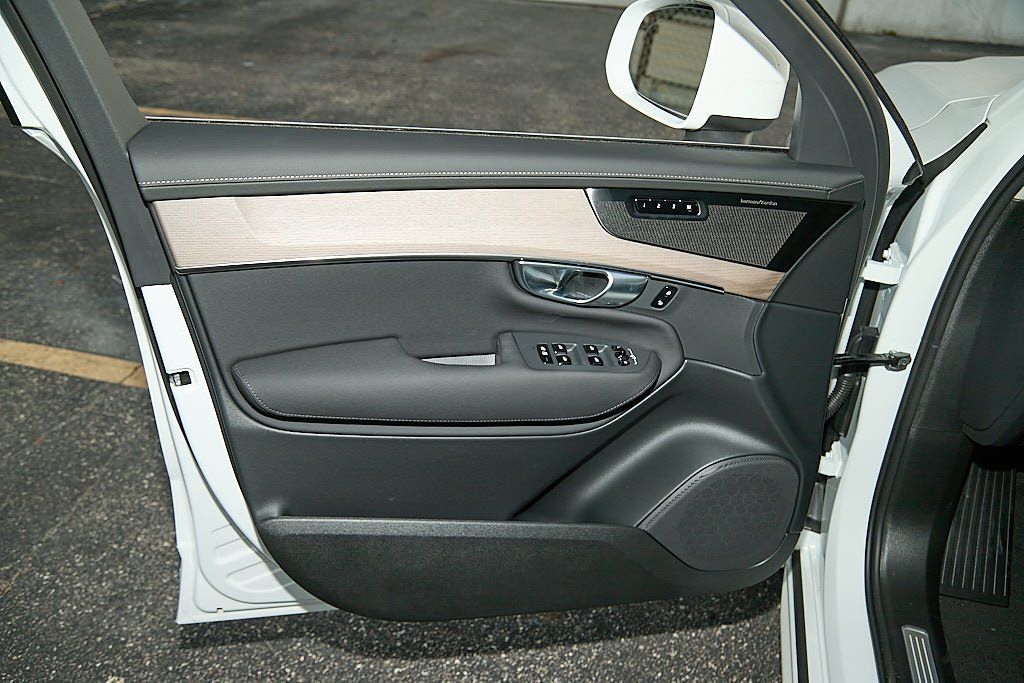 New 2026 Volvo XC90 B6 Plus w/ Protection Package AWD/4WD image 10