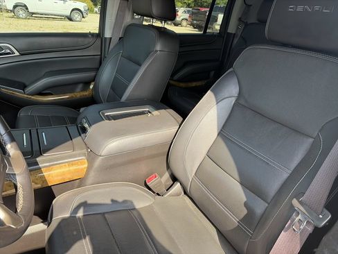 Used 2017 GMC Yukon XL Denali w/ Open Road Package AWD/4WD image 11
