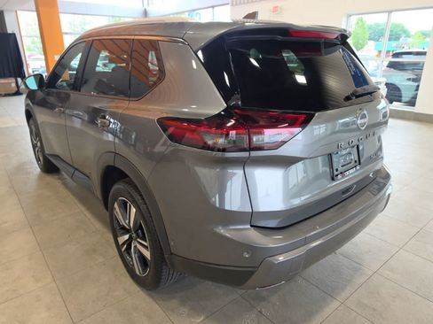 Used 2026 Nissan Rogue SL AWD/4WD image 11