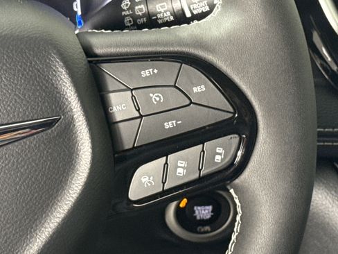 New 2026 Chrysler Pacifica Select image 15