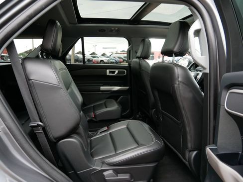 Certified 2023 Ford Explorer XLT w/ Equipment Group 202A AWD/4WD image 9