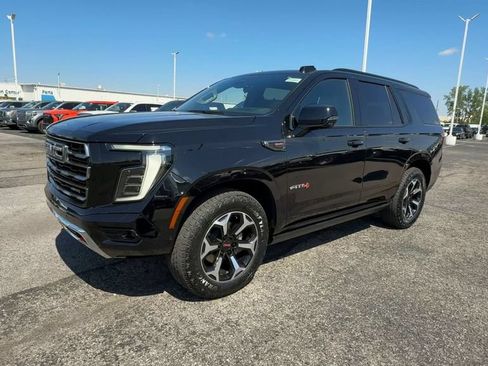 Used 2025 GMC Yukon AT4 w/ AT4 Premium Plus Package AWD/4WD image 4