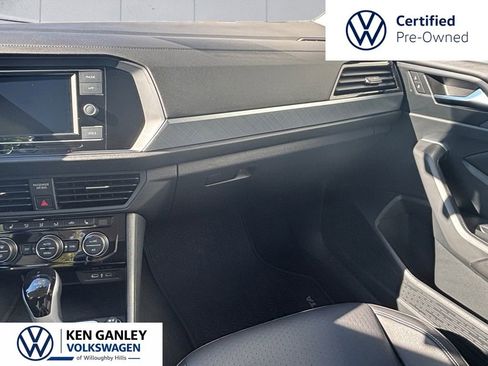 Used 2023 Volkswagen Jetta SE FWD image 17