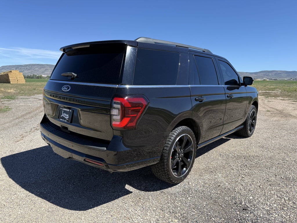 Used 2024 Ford Expedition Limited AWD/4WD image 7