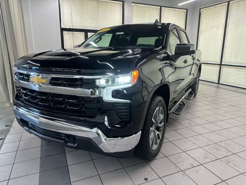 Certified 2024 Chevrolet Silverado 1500 LT AWD/4WD image 12