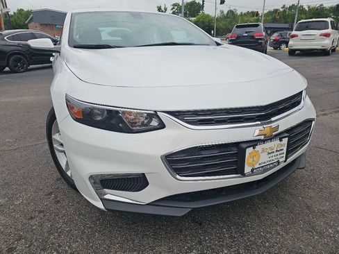 Used 2017 Chevrolet Malibu LT image 5