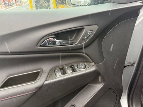 Used 2023 Chevrolet Equinox RS image 16