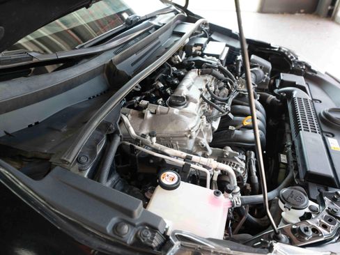 Used 2020 Toyota Corolla LE FWD image 31
