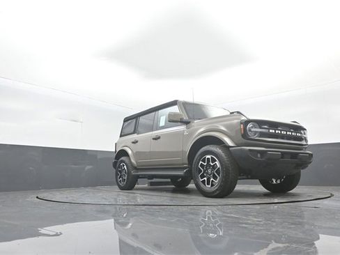 New 2026 Ford Bronco Outer Banks image 31